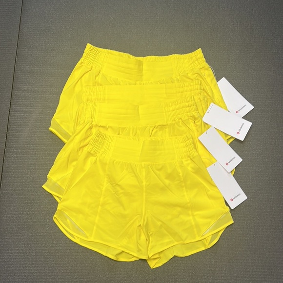 💛LULULEMON HIGH RISE HOTTY HOT SHORT 4”-SONIC YELLOW-6,8,10,12💛 - Picture 10 of 15